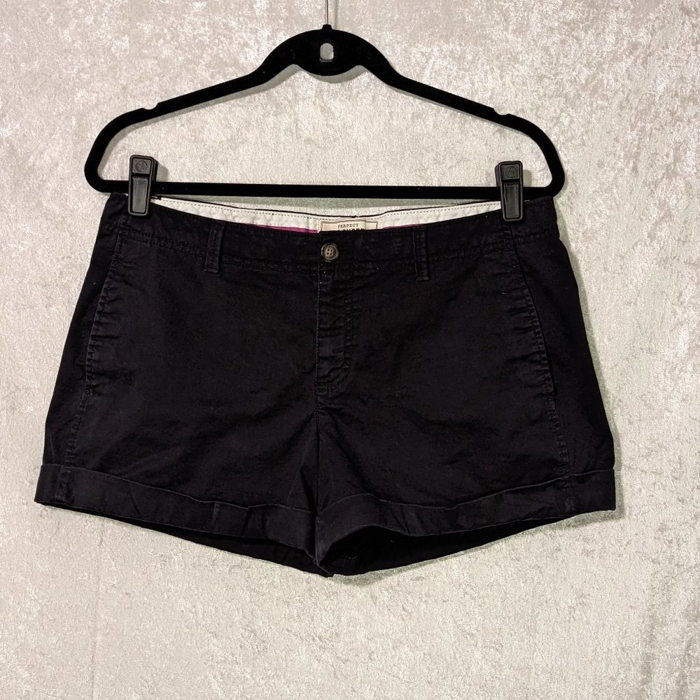 Old Navy Favorite Khakis Perfect 3 ½ Shorts Black